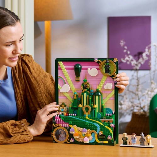 LEGO Wicked Emerald City Wall Art 75685 Building Set