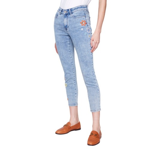 Women's Charlie B Floral Embroidery Skinny Jeans