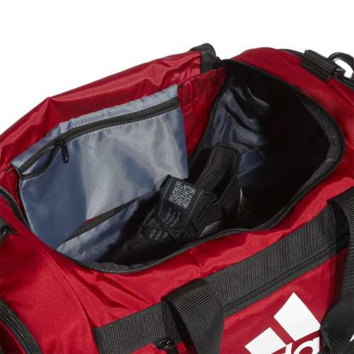defender iv small duffel