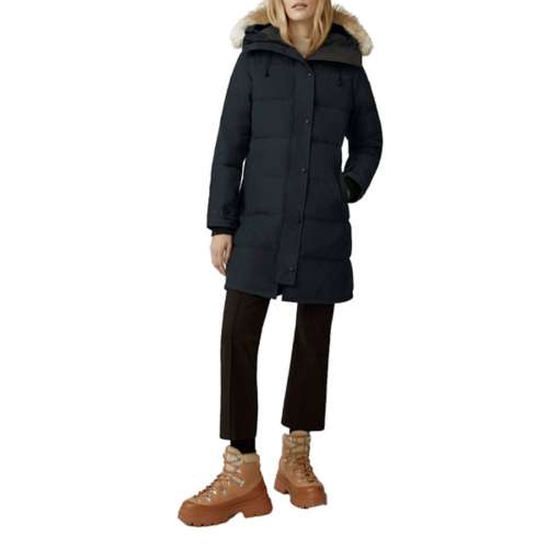 What is the difference between canada goose hotsell black label