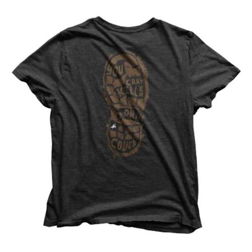 Men's Catching Deers Boots on the Ground Tee