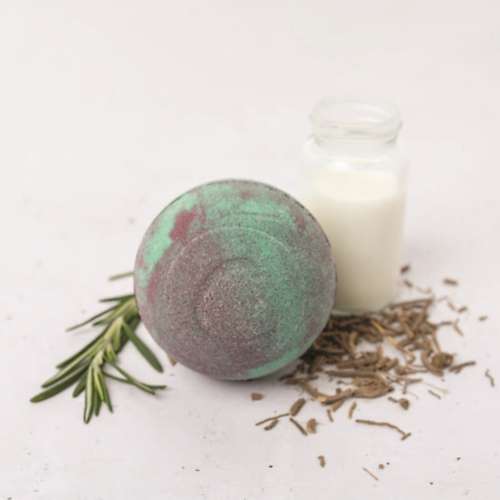 Cosset Luna Therapy (Sedating Milk Therapy) Bath Bomb