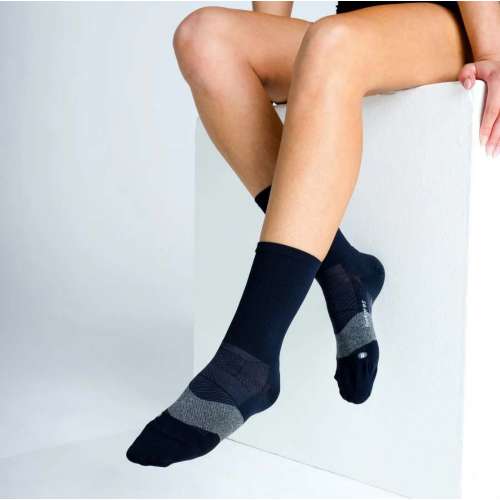 Women's Feetures Elite Ultra Light Mini Crew Running Socks