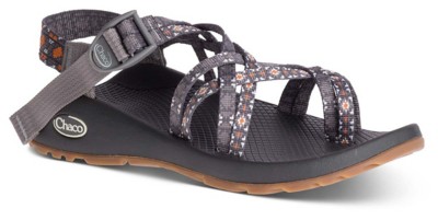 scheels chacos