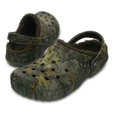 realtree fuzzy crocs