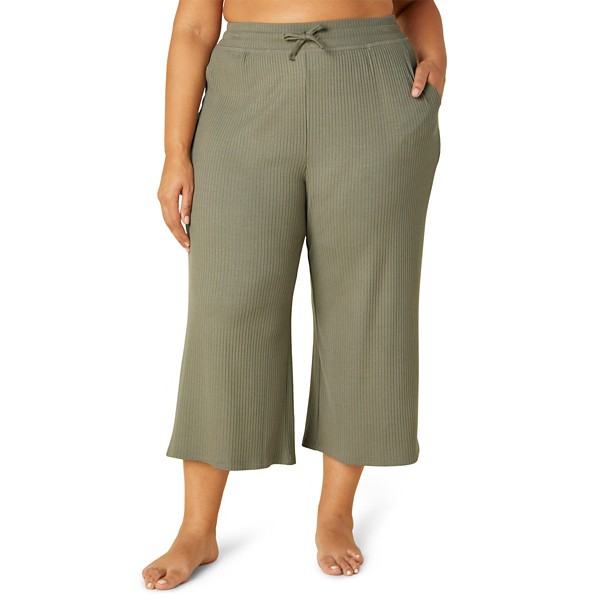 Women's Beyond Yoga Plus Free Flow Wide Crop Sweatpants product image