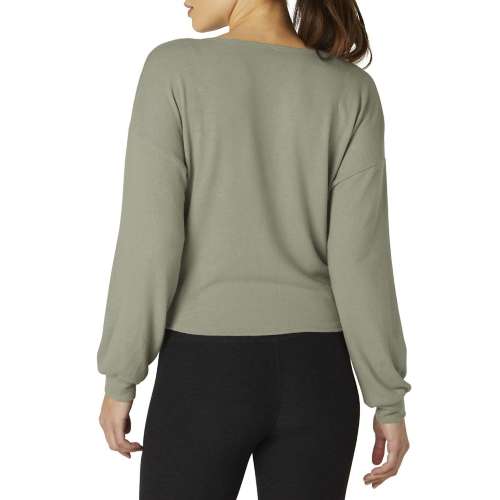 Women's Beyond Yoga Twist Up Reversible Courte Pullover Sweater