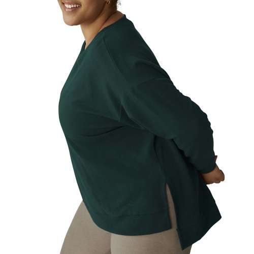 Women's Beyond Yoga Plus Size Off Duty Crewneck two-tone sweatshirt