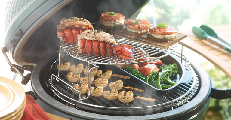 Cooking on a ceramic grill