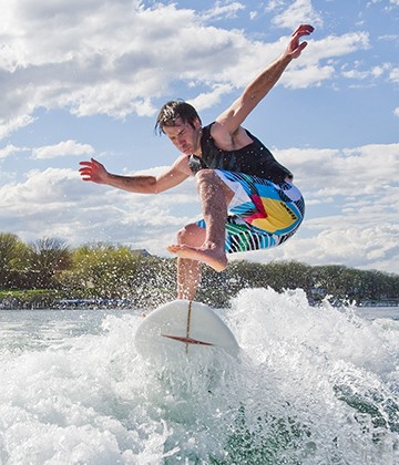 Balance board for discount wakesurfing