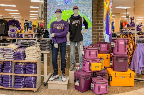 Minnesota Twins Fan Shop at Eden Prairie SCHEELS