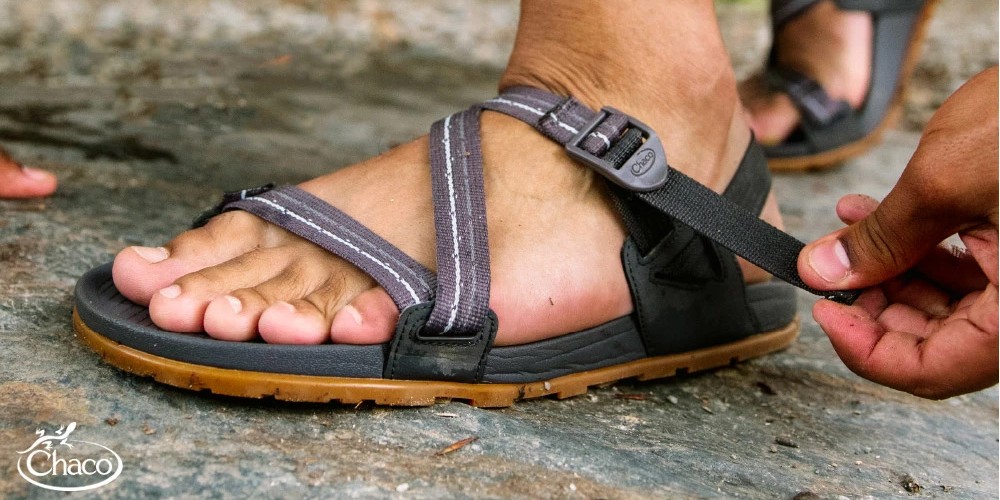 Adjust chaco toe store strap