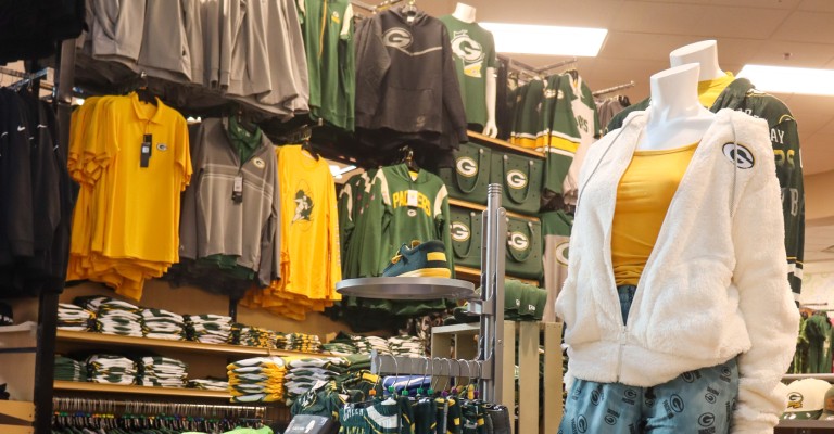 green bay packer shirts on hangers