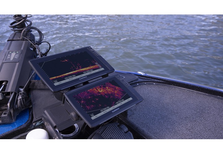 Garmin UHD 93sv + Transducer, Panopticon Livescope Summit Fishing