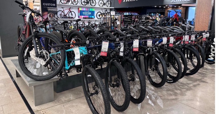 Scheels store mountain bikes