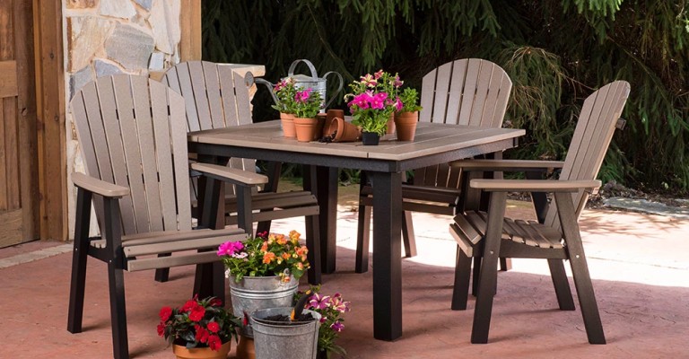 Outdoor plants used as decor on the patio